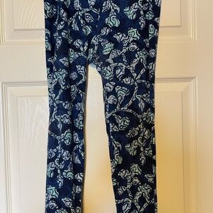 LuLaRoe Blue Turquoise Leggings. One Size Hard to find print.